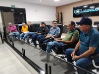 Deputado Federal Rodrigo da Zaeli visita Câmara Municipal de Campinápolis para ouvir vereadores e a população